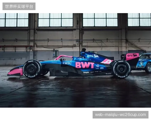 2026赛季启用的主动空气动力学系统与更轻量化的车身设计,旨在提升赛车的近身缠斗和超车机会。 2026赛季启用的主动空气动力学系统与更轻量化的车身设计,旨在提升赛车的近身缠斗和超车机会。